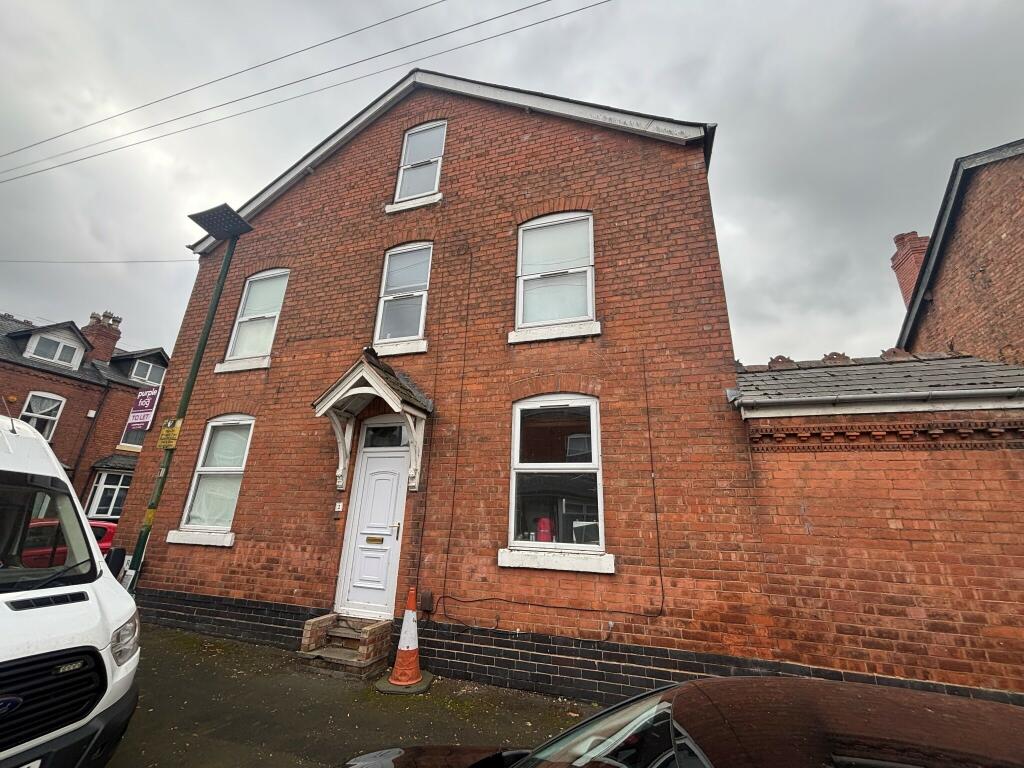 2 Daisy Road — Terraced