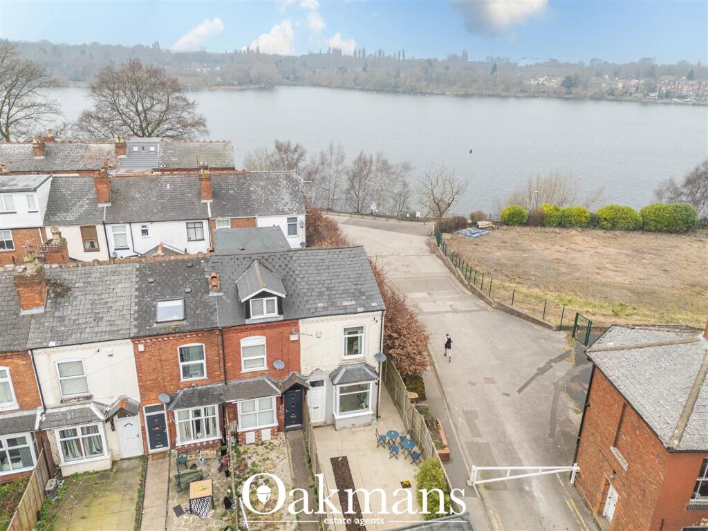 8 The Limes, Daisy Road — Terraced